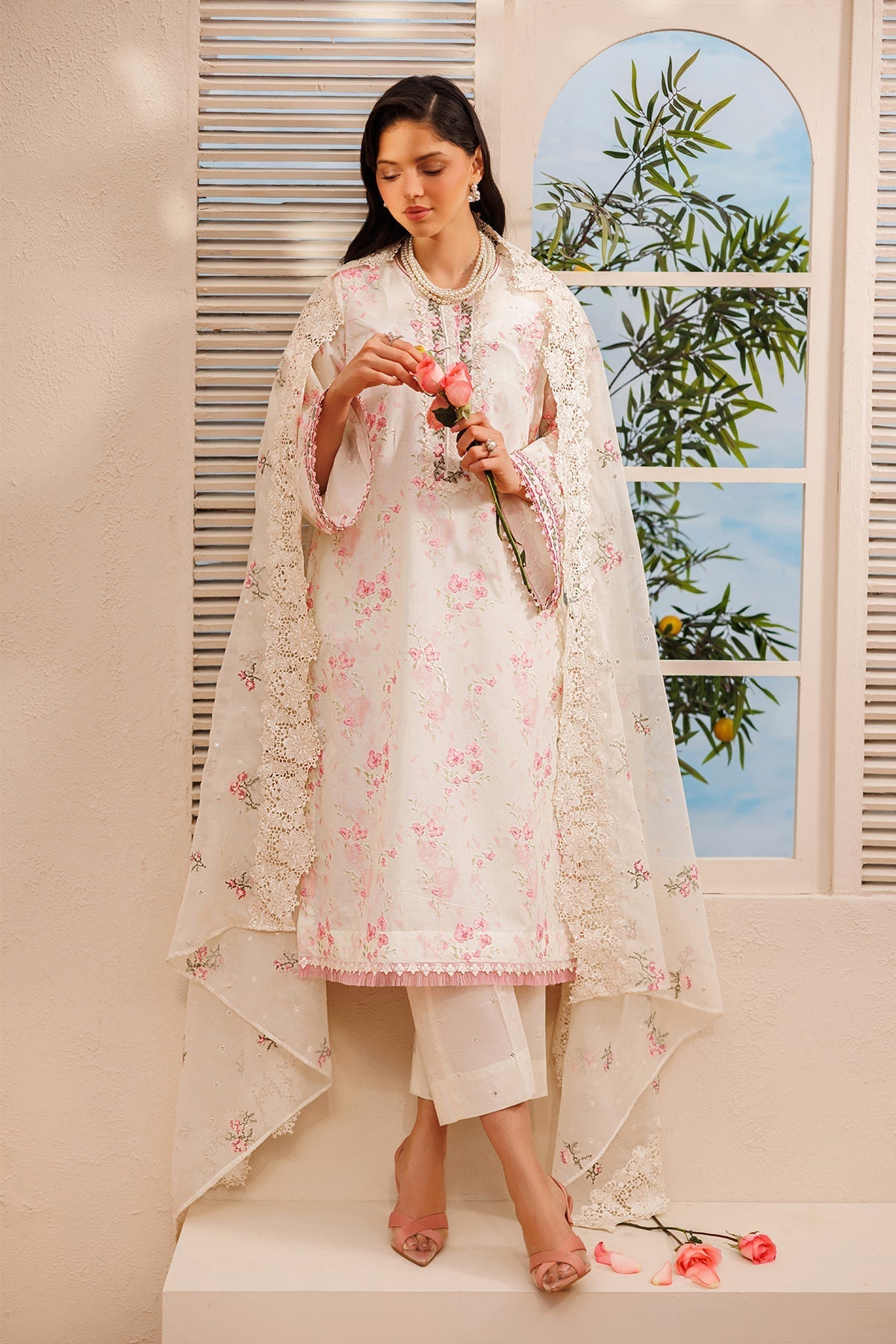 EMBROIDERED LAWN UF-4392