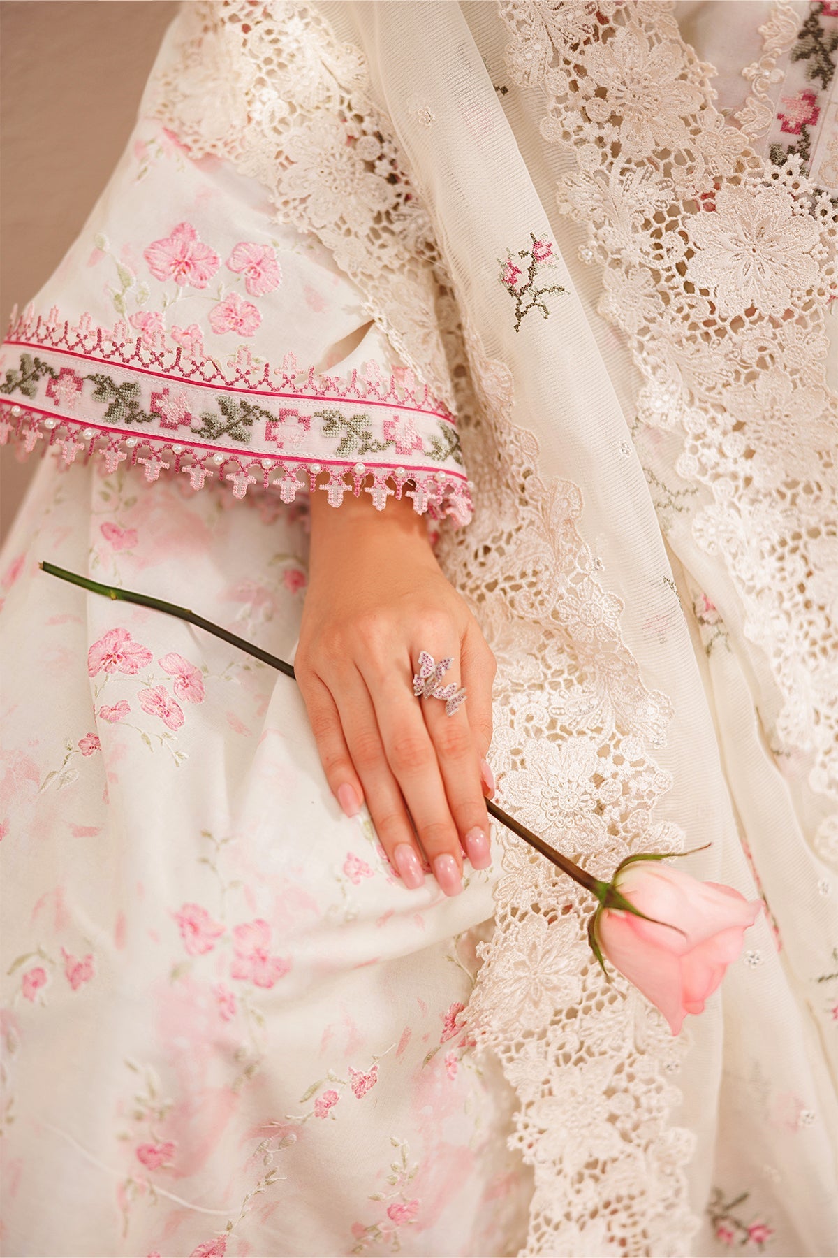 EMBROIDERED LAWN UF-4392