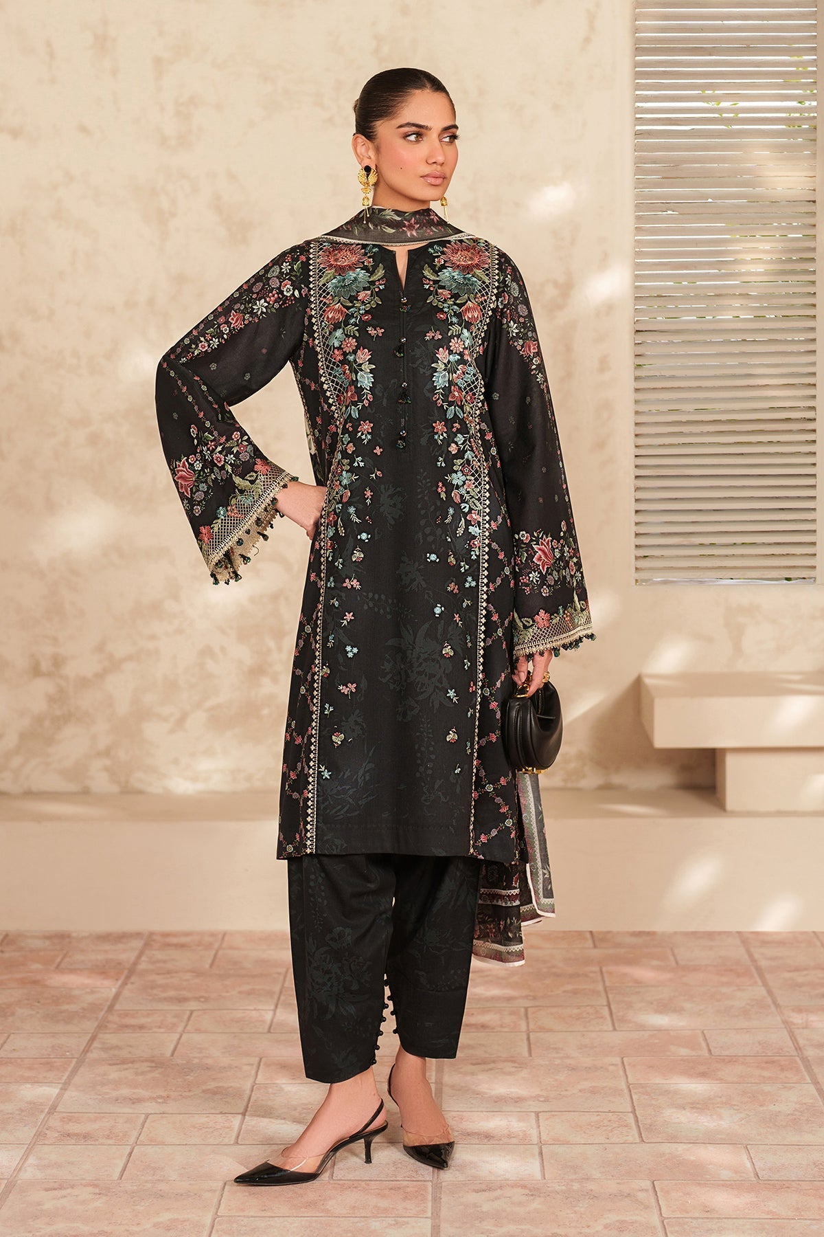 EMBROIDERED LAWN UF-4415