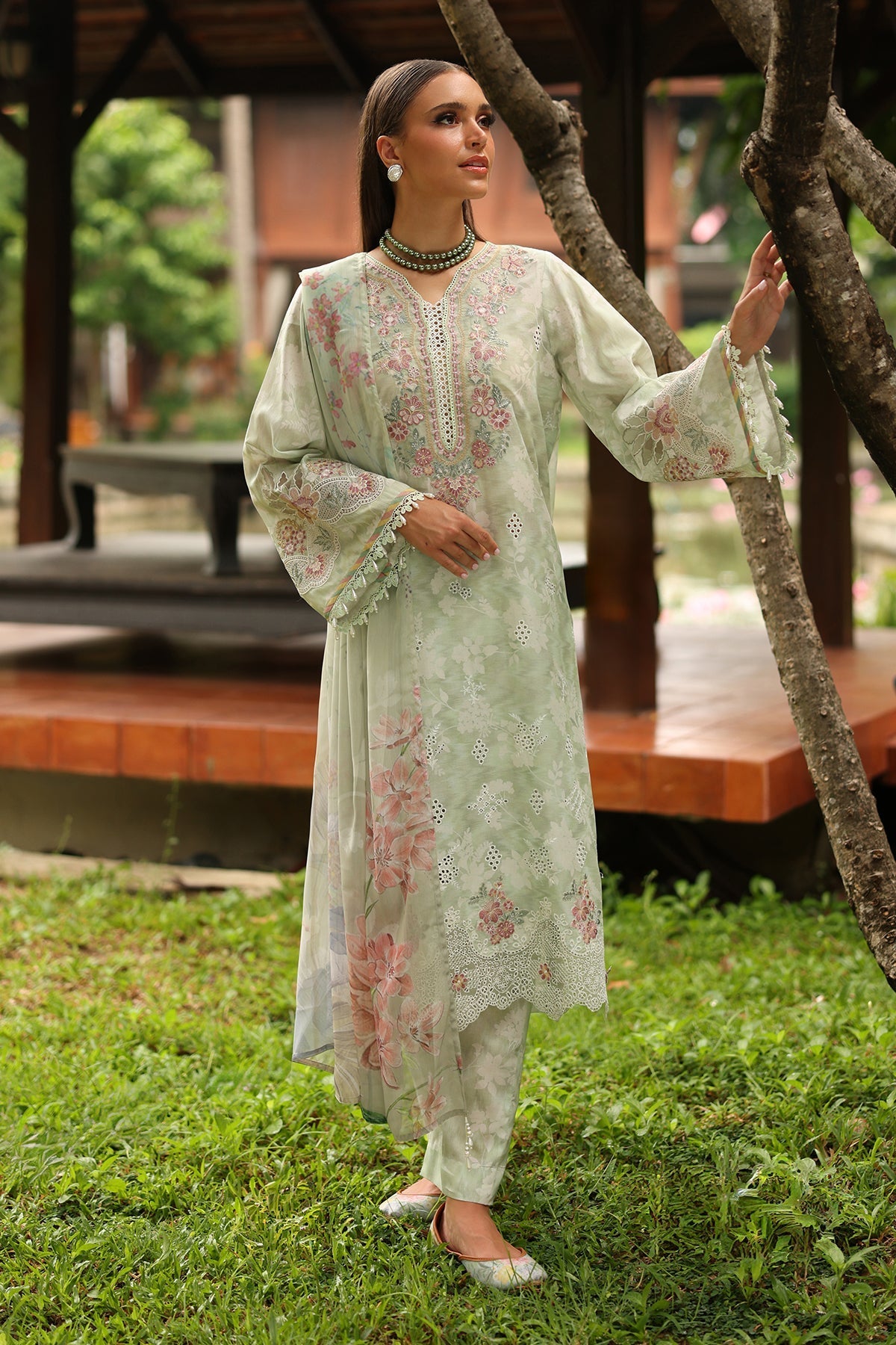 EMBROIDERED LAWN UF-4249