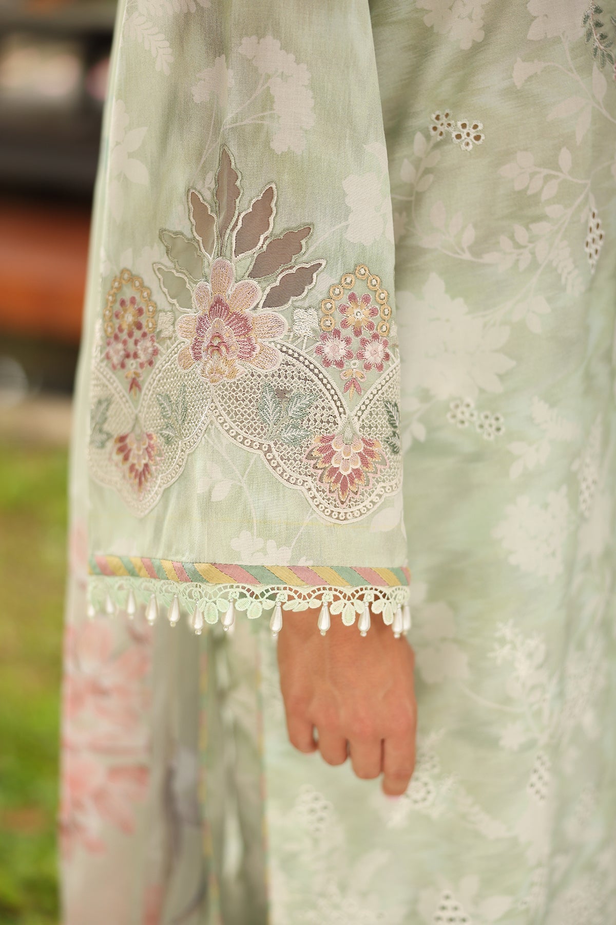 EMBROIDERED LAWN UF-4249