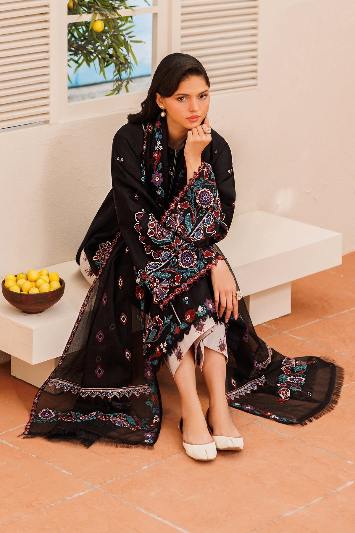 EMBROIDERED LAWN UF-4391