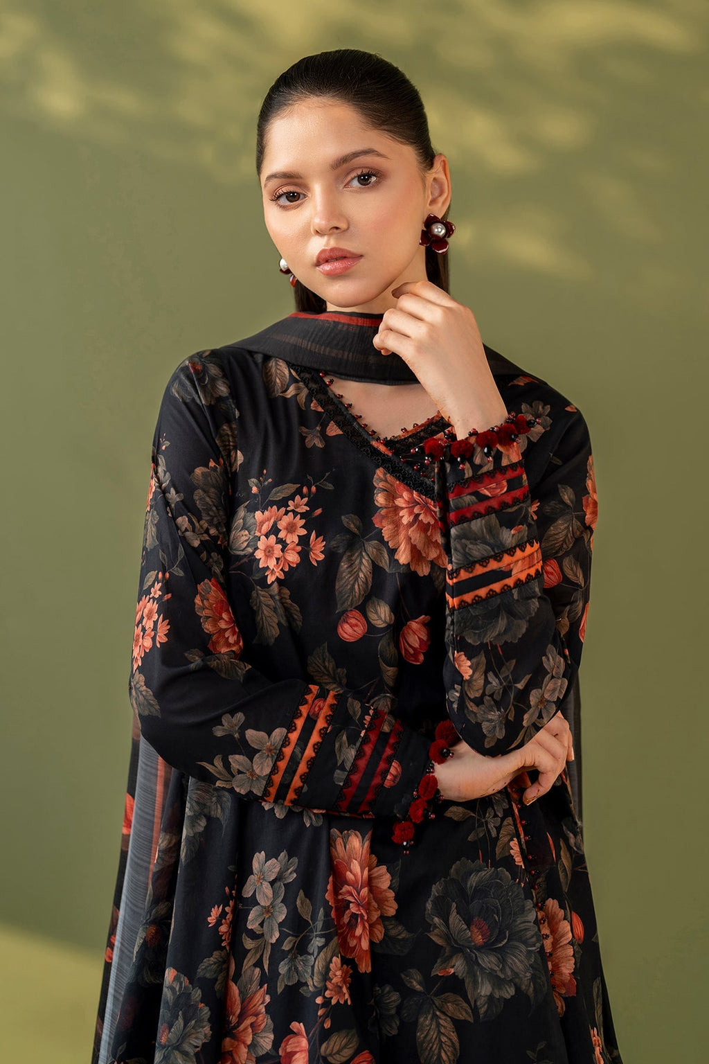EMBROIDERED LAWN UF-4172